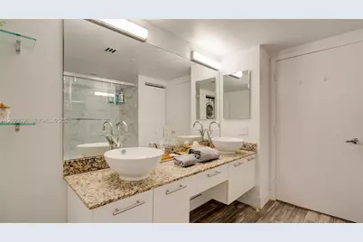 41 SE 5th St #2212, Miami, FL 33131 - Photo 26