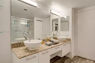 41 SE 5th St, Miami, FL 33131 - Photo 26