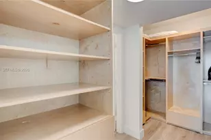 41 SE 5th St, Miami, FL 33131 - Photo 24