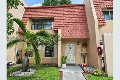 40 Pleasant Hill Ln #40, Tamarac, FL 33319 - Photo 2