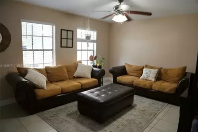 40 Pleasant Hill Ln #40, Tamarac, FL 33319 - Photo 4