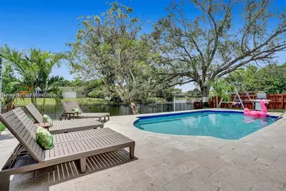 1941 SW 52nd Ter, Plantation, FL 33317 - Photo 2