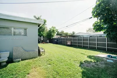 500 East Dr, North Miami Beach, FL 33162 - Photo 8