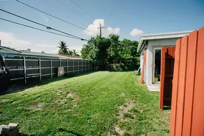 500 East Dr, North Miami Beach, FL 33162 - Photo 4