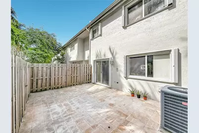 5073 NW 114th Ct, Doral, FL 33178 - Photo 14