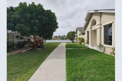 6702 SW 152nd Pl #28-02, Miami, FL 33193 - Photo 2