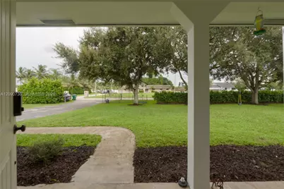 4875 SW 163rd Ave, Southwest Ranches, FL 33331 - Photo 4
