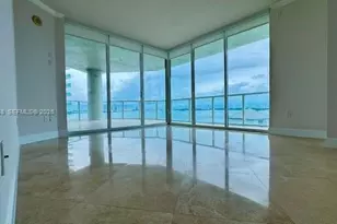 218 SE 14th St, Miami, FL 33131 - Photo 2