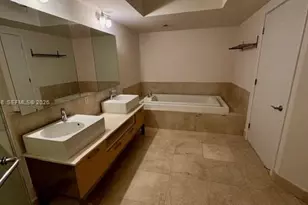 218 SE 14th St, Miami, FL 33131 - Photo 12