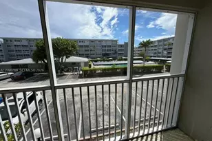 330 SE 2nd St, Hallandale Beach, FL 33009 - Photo 6