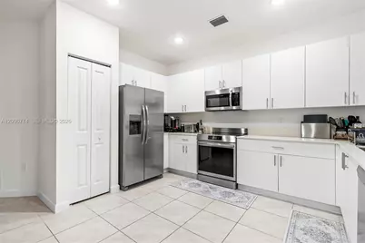 15981 SW 2nd Pl, Pembroke Pines, FL 33027 - Photo 6