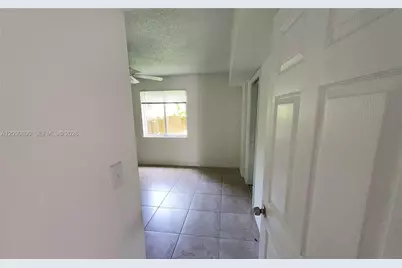 5810 W 18th Ln #101, Hialeah, FL 33012 - Photo 14