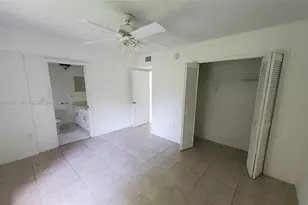 5810 W 18th Ln, Hialeah, FL 33012 - Photo 16