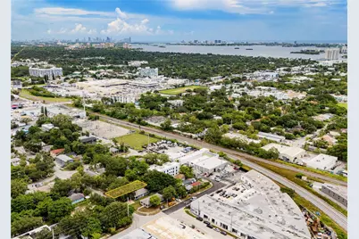 7521 NE 3rd Ct, Miami, FL 33138 - Photo 14