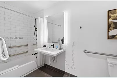 398 NE 5th St #1518, Miami, FL 33132 - Photo 8