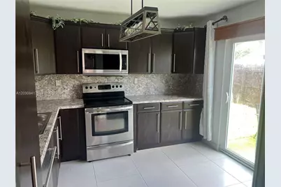5788 Woodland Point Dr, Tamarac, FL 33319 - Photo 14