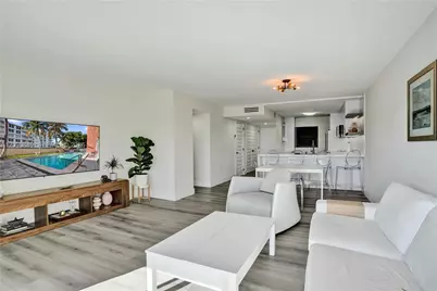 [Address not provided], Miami Beach, FL 33141 - Photo 2