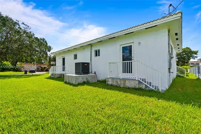 580 Lee Dr, Miami Springs, FL 33166 - Photo 72