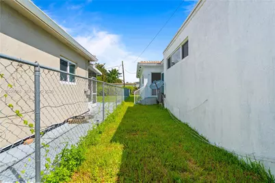 580 Lee Dr, Miami Springs, FL 33166 - Photo 64