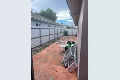 10071 NW 127 Terrace, Hialeah Gardens, FL 33018 - Photo 12