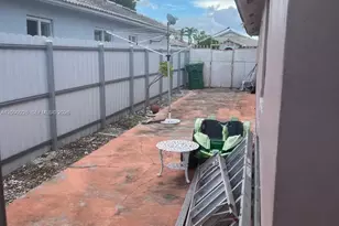10071 NW 127th Terrace, Hialeah Gardens, FL 33018 - Photo 12