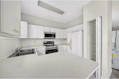 359 NE 27th Ter #204, Homestead, FL 33033 - Photo 6