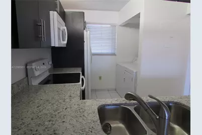 10315 NW 9th St Cir #407-14, Miami, FL 33172 - Photo 6