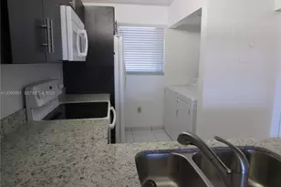 10315 NW 9th St Cir, Miami, FL 33172 - Photo 6