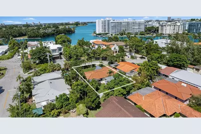 9217 Bay Dr, Surfside, FL 33154 - Photo 36
