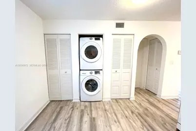 10161 W Sunrise Blvd #203, Plantation, FL 33322 - Photo 2