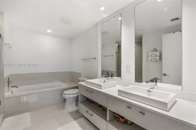 55 SW 9th St #4001, Miami, FL 33130 - Photo 12
