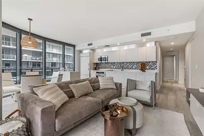 55 SW 9th St #4001, Miami, FL 33130 - Photo 6