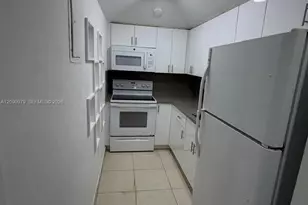 4725 NW 7th St, Miami, FL 33126 - Photo 4