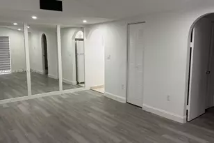 4725 NW 7th St, Miami, FL 33126 - Photo 10