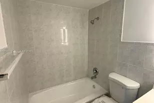 4725 NW 7th St, Miami, FL 33126 - Photo 14