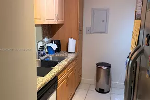 460 W Park Dr, Miami, FL 33172 - Photo 10