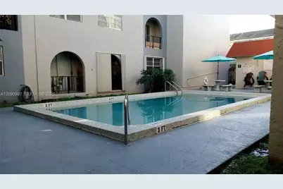 300 W 74th Pl #303, Hialeah, FL 33014 - Photo 18