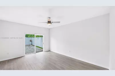 917 SE 17th Ct, Homestead, FL 33034 - Photo 6