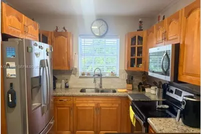 2630 De Soto Dr, Miramar, FL 33023 - Photo 6