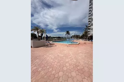 5700 Collins Ave #9B, Miami Beach, FL 33140 - Photo 30