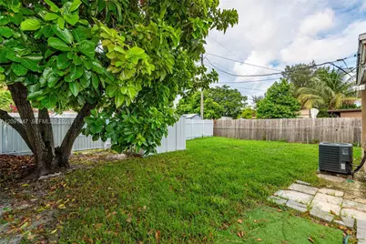 1679 NE 176th St, North Miami Beach, FL 33162 - Photo 22