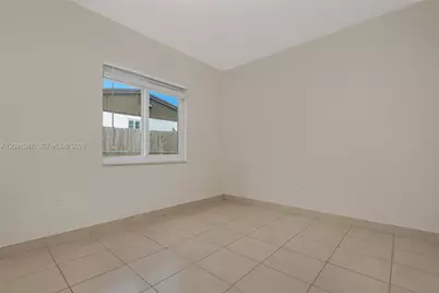 1679 NE 176th St, North Miami Beach, FL 33162 - Photo 12