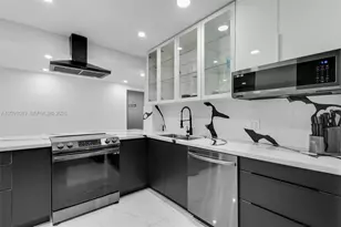 3800 Hillcrest Dr, Hollywood, FL 33021 - Photo 4