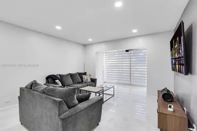 3800 Hillcrest Dr #203, Hollywood, FL 33021 - Photo 12