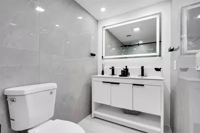 3800 Hillcrest Dr #203, Hollywood, FL 33021 - Photo 22
