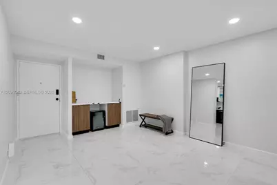 3800 Hillcrest Dr #203, Hollywood, FL 33021 - Photo 10