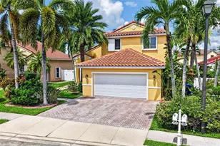 18611 NW 11th St, Pembroke Pines, FL 33029 - Photo 2
