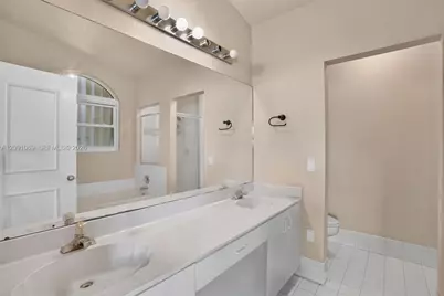 18611 NW 11th St, Pembroke Pines, FL 33029 - Photo 26