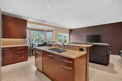 18611 NW 11th St, Pembroke Pines, FL 33029 - Photo 12