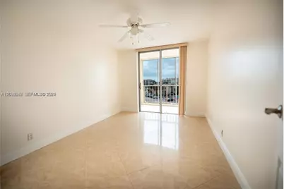 2000 Atlantic Shores Blvd #420, Hallandale Beach, FL 33009 - Photo 4